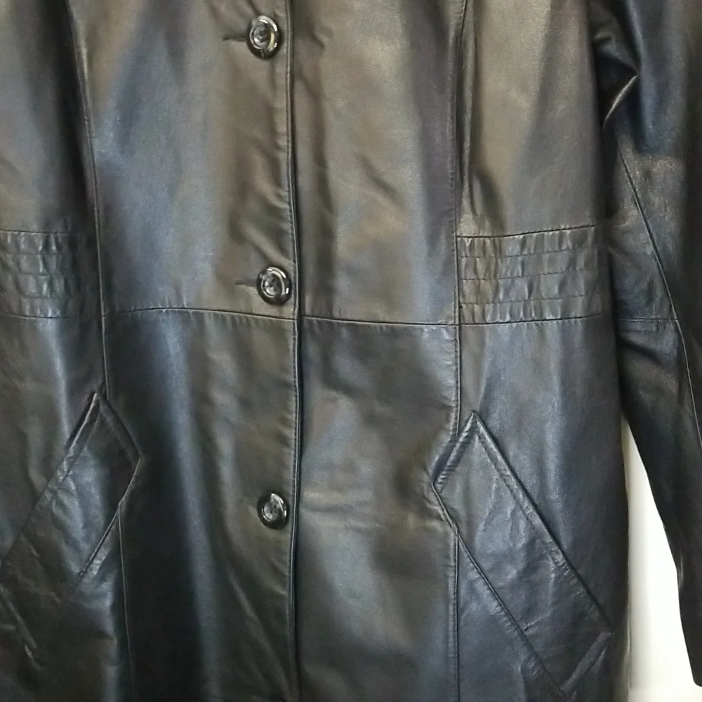 Danier Leather Car Coat - Picture 5 of 15